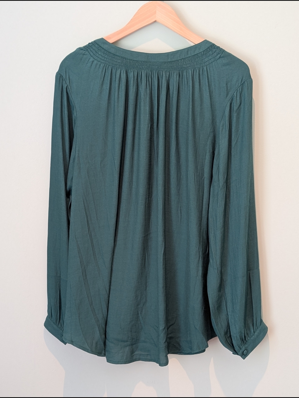 Torrid GREEN V-Neck Peasant Blouse - Picture 4 of 5